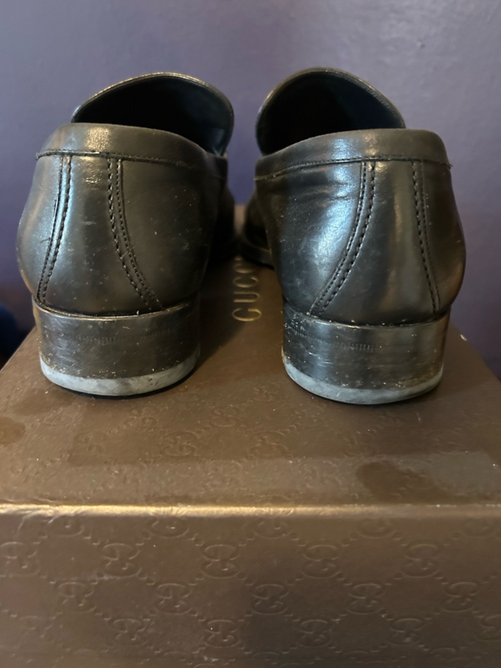 Gucci Black Leather Slip-On Loafers with Interlocking G Accent - Picture 5 of 7